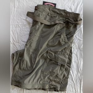 Columbia Men's Titanium  Hiking Fishing Golf Camping Omni-Shade packable shorts